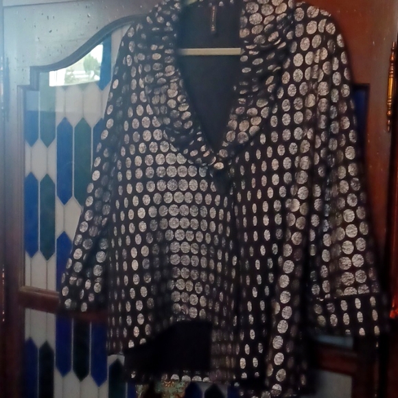 Woman's jacket - Picture 1 of 5